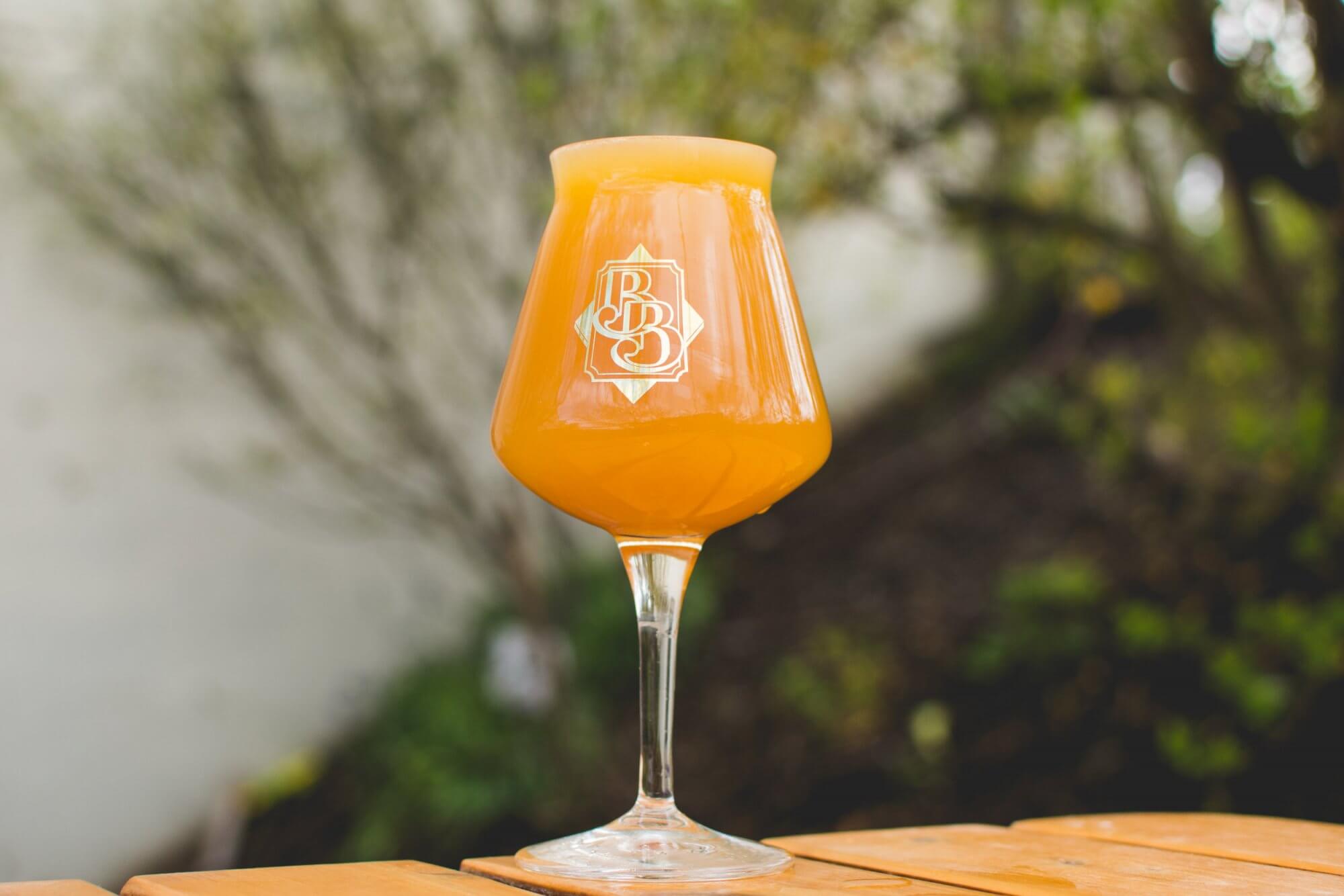 hazy-ipa-2000x1334.jpg