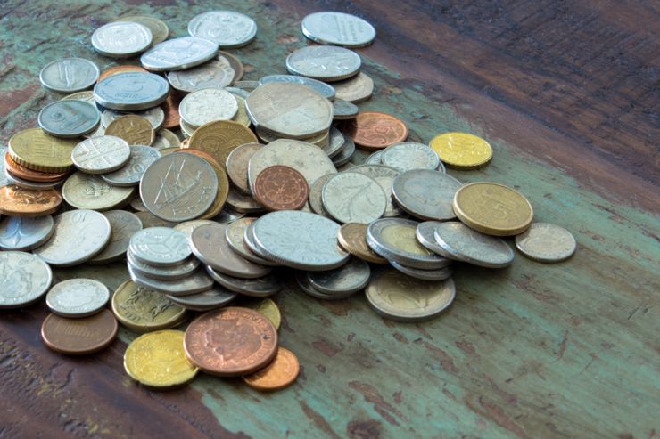 Минфин пока не планирует повышать МРЦ на водку, коньяк и шампанское