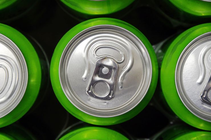 В Минпромторге готовы обсудить ночную продажу пива в банках