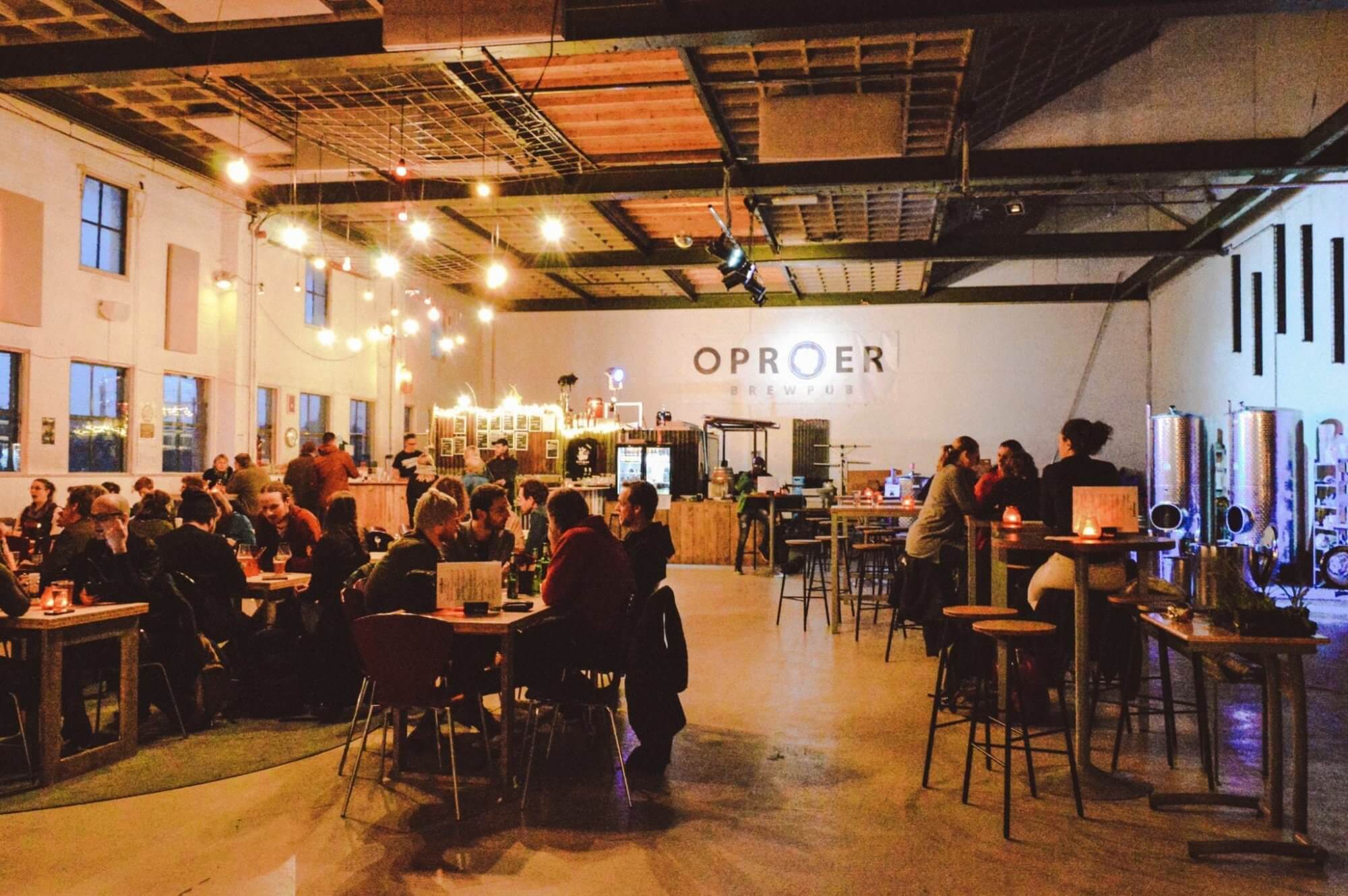 oproer-2000x1329.jpg