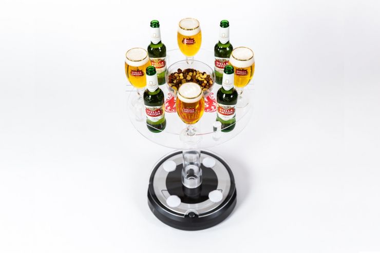Stella Artois превратила робот-пылесос в робота-официанта